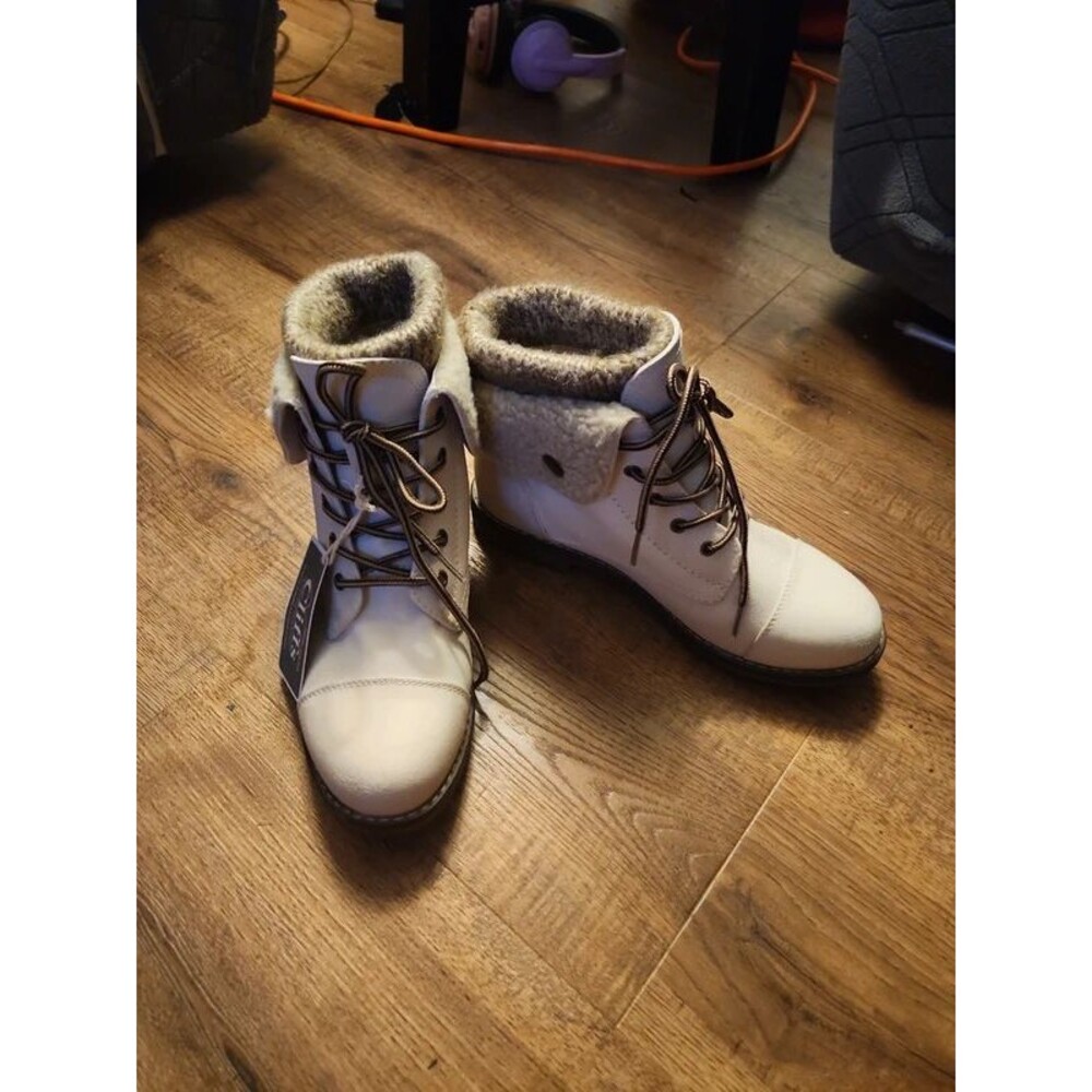 Cliffs 6.5 womans boots